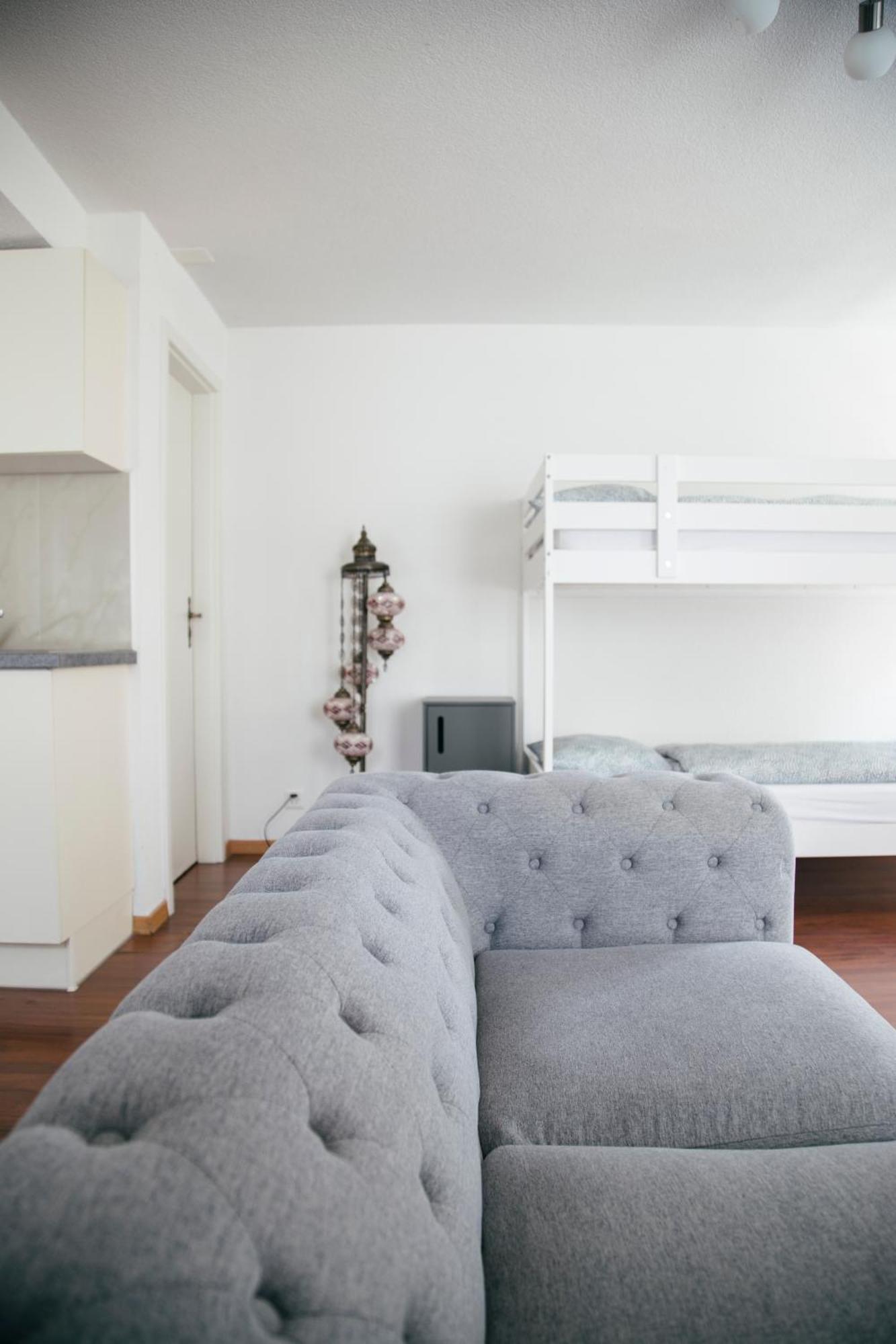 Nimbuzzz Apartments Unterseen Zimmer foto
