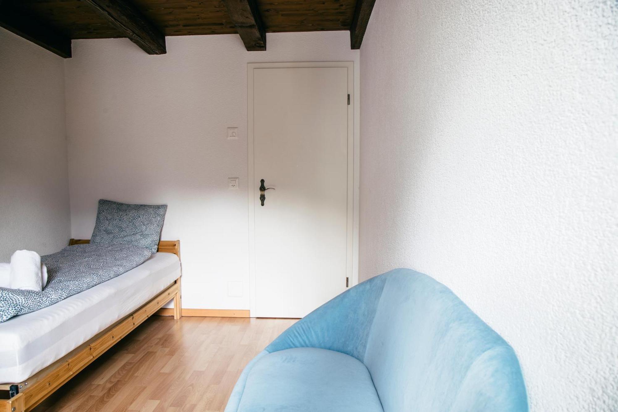 Nimbuzzz Apartments Unterseen Zimmer foto