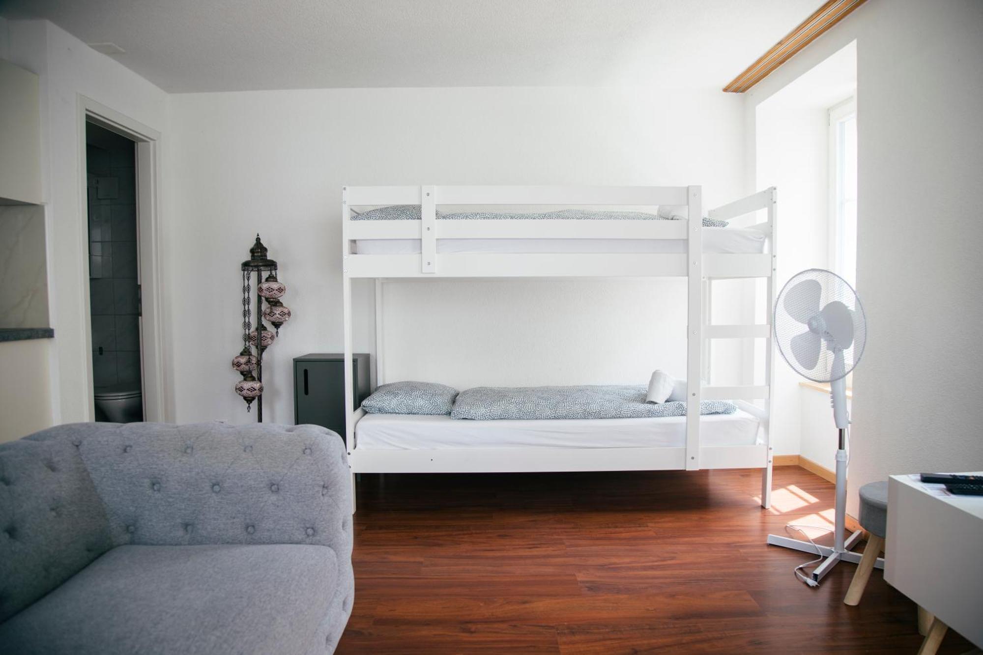 Nimbuzzz Apartments Unterseen Zimmer foto
